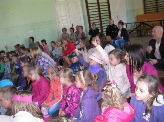 Grafika #6: 28.04.2014 - Przedstawienie klas I z okazji Dnia Ziemi