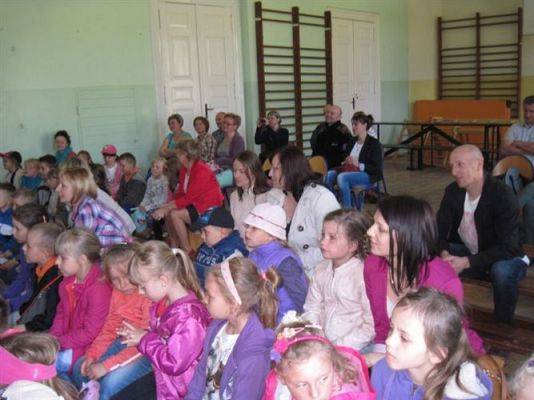 Grafika #7: 28.04.2014 - Przedstawienie klas I z okazji Dnia Ziemi