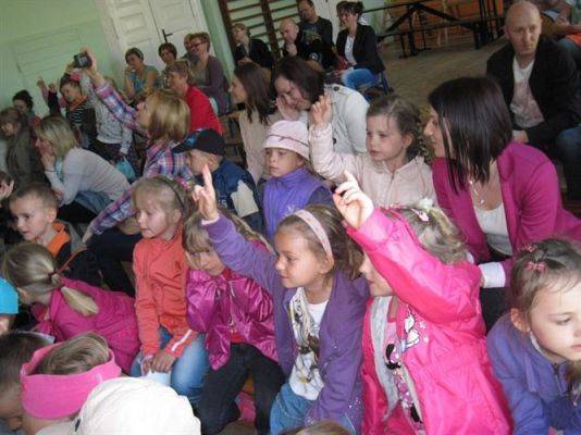 Grafika #11: 28.04.2014 - Przedstawienie klas I z okazji Dnia Ziemi