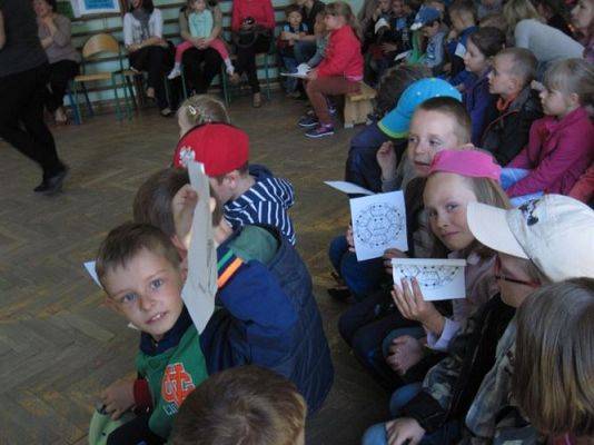 Grafika #12: 28.04.2014 - Przedstawienie klas I z okazji Dnia Ziemi