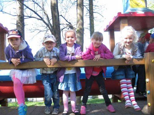 Grafika #13: 28.04.2014 - Przedstawienie klas I z okazji Dnia Ziemi