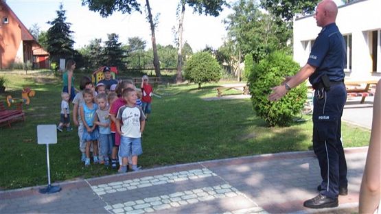 Grafika #4: 17.07.2014 - Spotkanie z policjantem