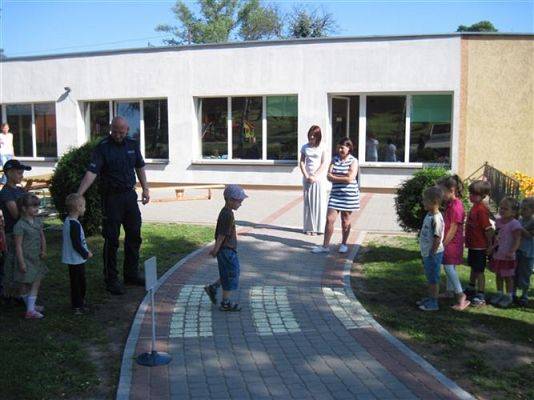 Grafika #11: 17.07.2014 - Spotkanie z policjantem