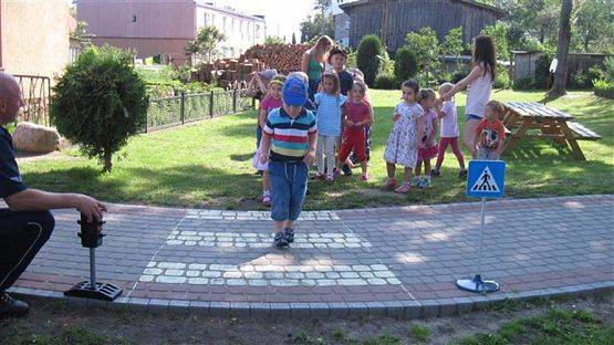 Grafika #24: 17.07.2014 - Spotkanie z policjantem