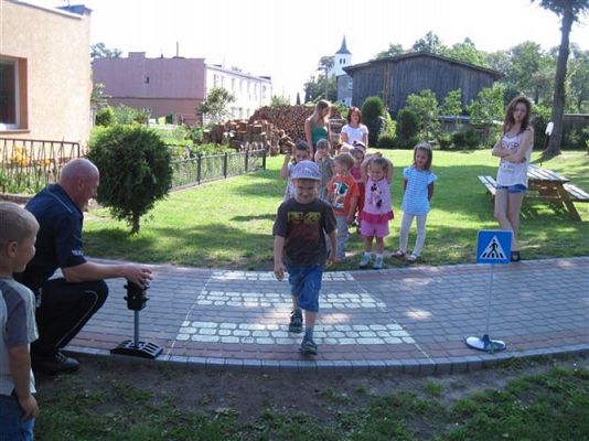 Grafika #26: 17.07.2014 - Spotkanie z policjantem