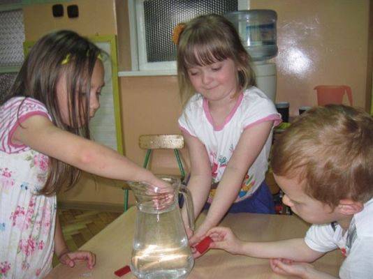 Grafika #4: Wakacyjne zabawy w naszym przedszkolu