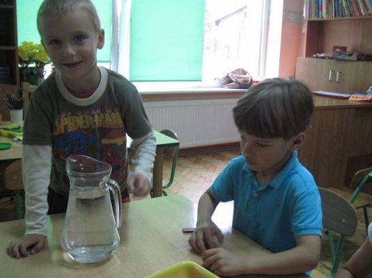 Grafika #6: Wakacyjne zabawy w naszym przedszkolu