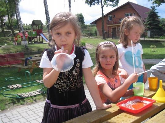 Grafika #7: Wakacyjne zabawy w naszym przedszkolu