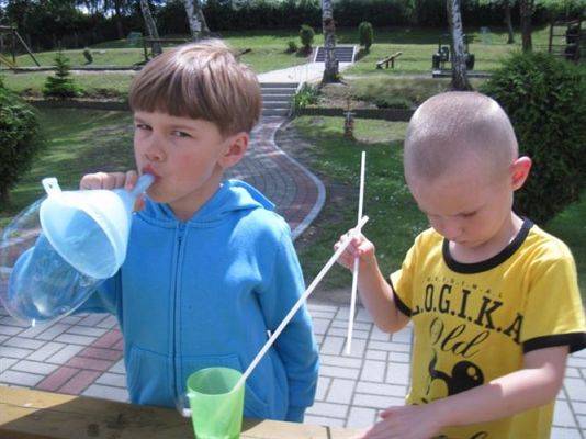 Grafika #9: Wakacyjne zabawy w naszym przedszkolu