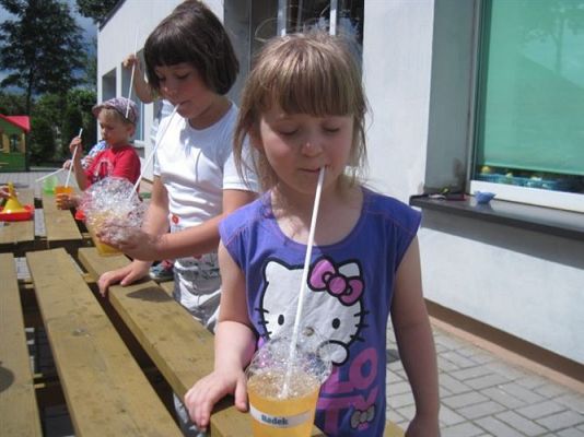 Grafika #14: Wakacyjne zabawy w naszym przedszkolu