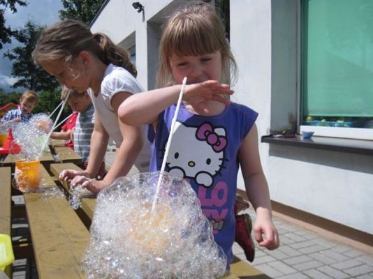 Grafika #19: Wakacyjne zabawy w naszym przedszkolu