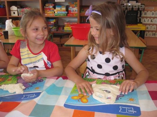 Grafika #23: Wakacyjne zabawy w naszym przedszkolu