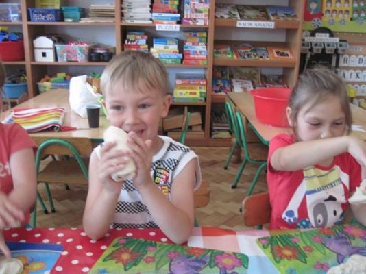 Grafika #24: Wakacyjne zabawy w naszym przedszkolu