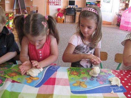 Grafika #28: Wakacyjne zabawy w naszym przedszkolu