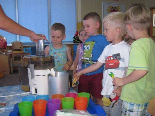 Grafika #62: Wakacyjne zabawy w naszym przedszkolu