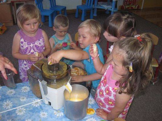 Grafika #67: Wakacyjne zabawy w naszym przedszkolu