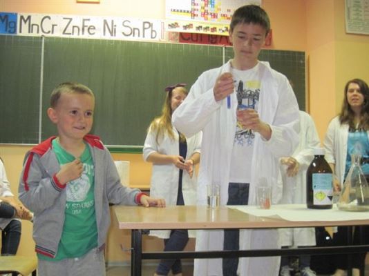 Grafika #7: 16.06.2014 - Zajęcia w Pracowni Chemicznej w Gimnazjum w Łebie