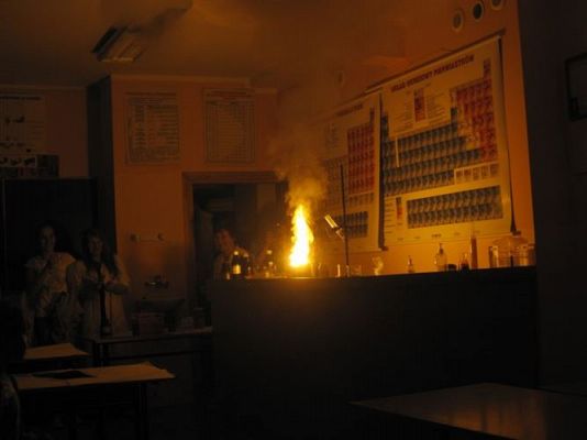 Grafika #21: 16.06.2014 - Zajęcia w Pracowni Chemicznej w Gimnazjum w Łebie