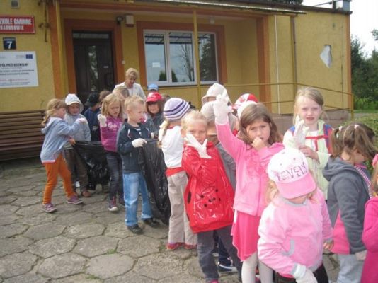 Grafika #1: 14.09.2012 - Bierzemy udział w akcji "Sprzątanie Świata"