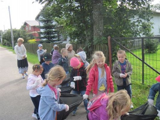 Grafika #3: 14.09.2012 - Bierzemy udział w akcji "Sprzątanie Świata"