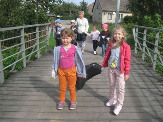 Grafika #6: 14.09.2012 - Bierzemy udział w akcji "Sprzątanie Świata"