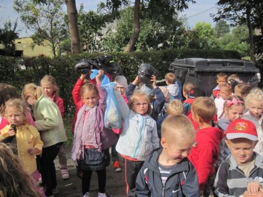 Grafika #7: 14.09.2012 - Bierzemy udział w akcji "Sprzątanie Świata"