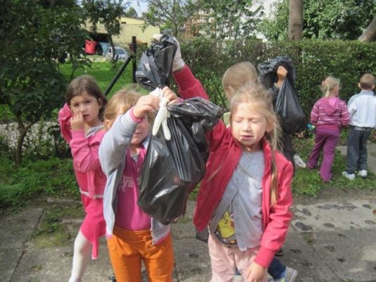 Grafika #9: 14.09.2012 - Bierzemy udział w akcji "Sprzątanie Świata"