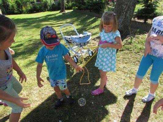 Grafika #2: 20.08.2015 - Mali odkrywcy-eksperymenty z bańkami