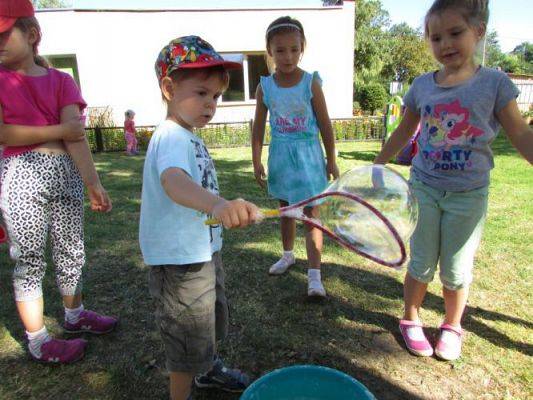 Grafika #3: 20.08.2015 - Mali odkrywcy-eksperymenty z bańkami