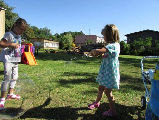 Grafika #5: 20.08.2015 - Mali odkrywcy-eksperymenty z bańkami