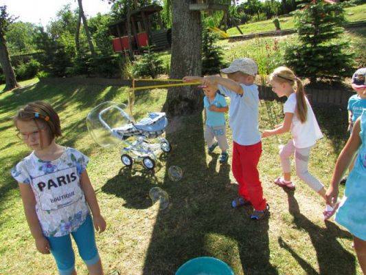 Grafika #8: 20.08.2015 - Mali odkrywcy-eksperymenty z bańkami