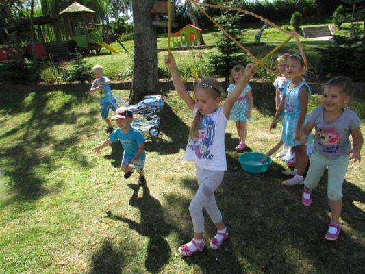 Grafika #10: 20.08.2015 - Mali odkrywcy-eksperymenty z bańkami