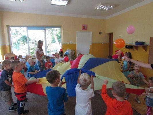 Grafika #1: 04.08.2015 - Wakacyjne zabawy w naszym przedszkolu