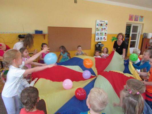 Grafika #3: 04.08.2015 - Wakacyjne zabawy w naszym przedszkolu