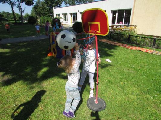 Grafika #10: 04.08.2015 - Wakacyjne zabawy w naszym przedszkolu