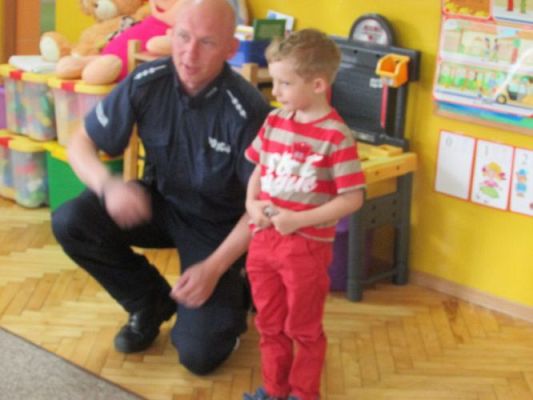Grafika #1: 18.06.2015 - Spotkanie z policjantem - "Bezpieczne wakacje"