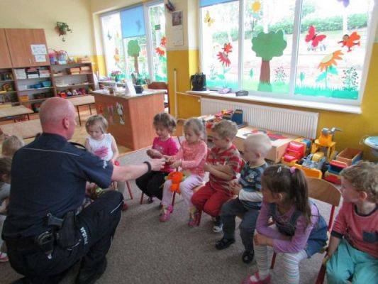 Grafika #18: 18.06.2015 - Spotkanie z policjantem - "Bezpieczne wakacje"