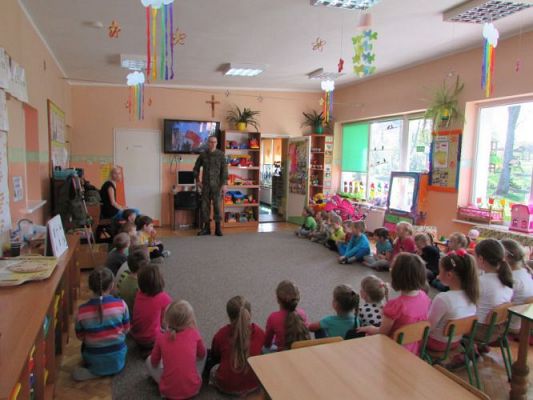 Grafika #1: 06.05.2015 - Poznajemy zawód żołnierza zawodowego