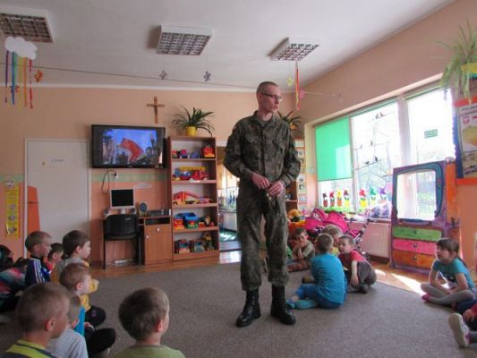 Grafika #12: 06.05.2015 - Poznajemy zawód żołnierza zawodowego