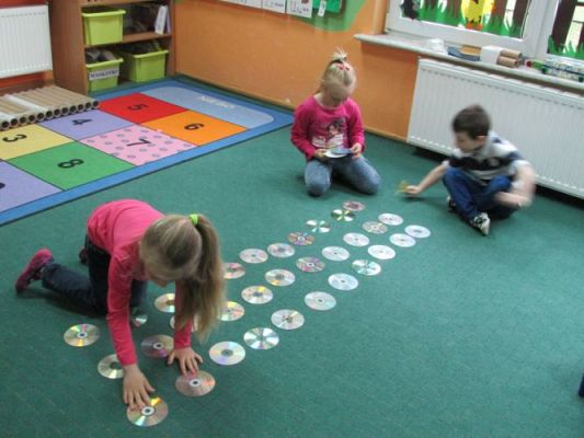 Grafika #72: 20.04.2015 - Tydzień bez zabawek w grupie II