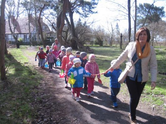 Grafika #1: 22.04.2015 - Wycieczka na plaże