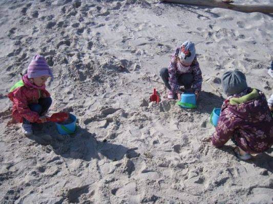 Grafika #12: 22.04.2015 - Wycieczka na plaże