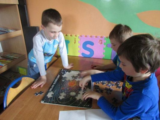 Grafika #10: 16.04.2015 - Poznajemy kosmos