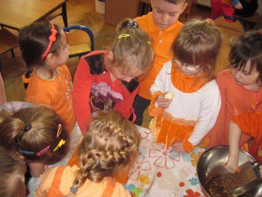 Grafika #8: 10.03.2015 - Dzień Marchewki