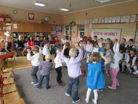 Grafika #24: 06.03.2015 - Dzień Kobiet