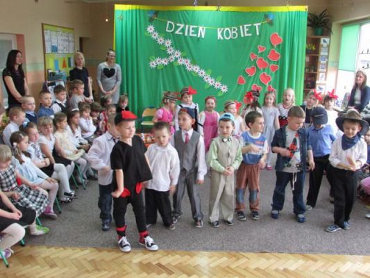 Grafika #52: 06.03.2015 - Dzień Kobiet