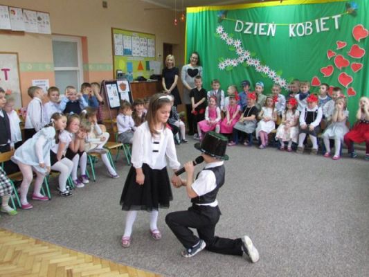 Grafika #71: 06.03.2015 - Dzień Kobiet