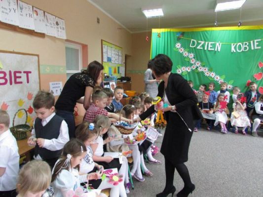 Grafika #97: 06.03.2015 - Dzień Kobiet