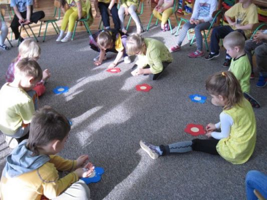 Grafika #22: 23.02.2015 - Dzień Miodu