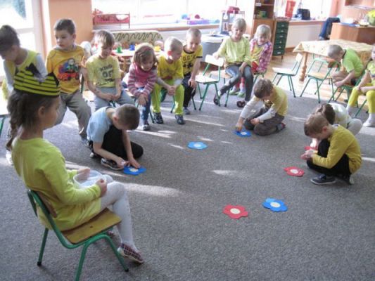 Grafika #23: 23.02.2015 - Dzień Miodu